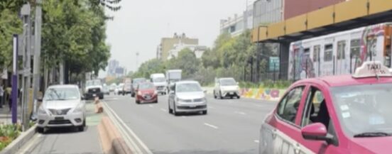 Tráfico vehicular en Calzada de Tlalpan a la altura de Metro Viaducto