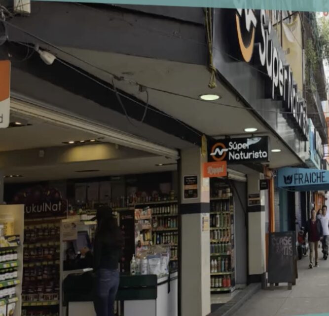 Tienda Súper Naturista en la planta baja de Tlalpan 450